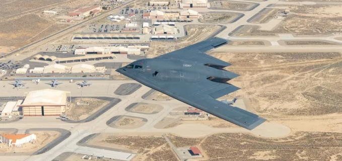 “Bóng ma” B-2 đánh Iran: Trung Quốc ngợi ca vũ khí Mỹ