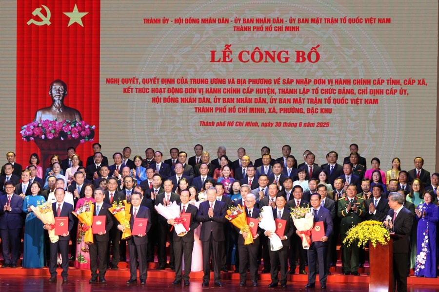 Tổng Bí thư: Quyết định "sắp xếp lại giang sơn" là bước đi lịch sử