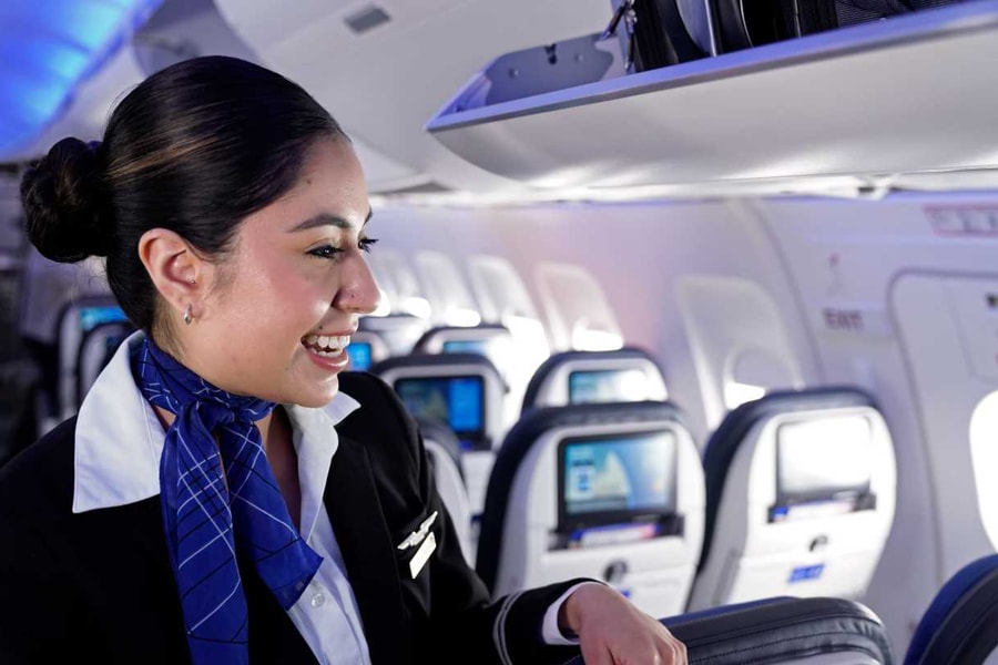 Bị 'ăn chặn lương', tiếp viên United Airlines đấu tranh yêu cầu thay đổi hợp đồng lao động