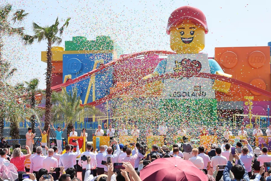 Công viên lắp ghép từ hơn 85 triệu viên gạch Lego ở Thượng Hải khai trương