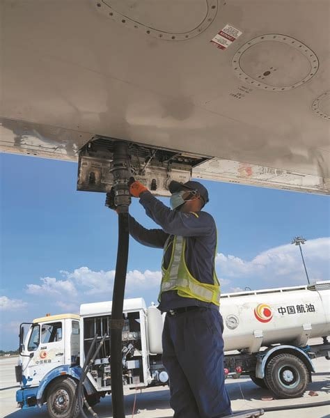 Các hãng hàng không Trung Quốc đồng loạt tăng phụ phí nội địa