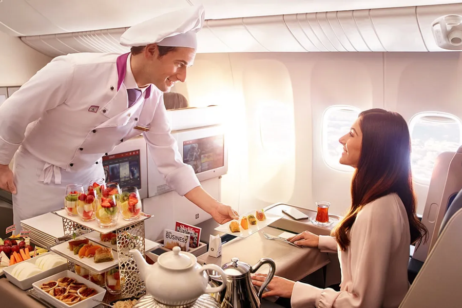 Chuyện chưa kể về ngành công nghiệp suất ăn trên máy bay