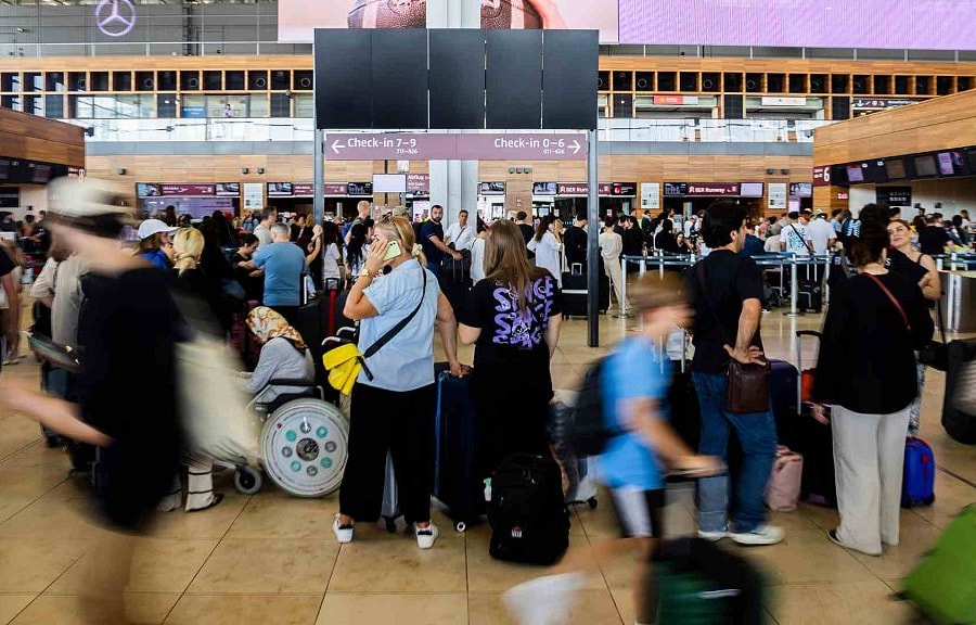 Lỡ chuyến vì ứng dụng lỗi: Hành khách chịu thiệt, ai đền bù?