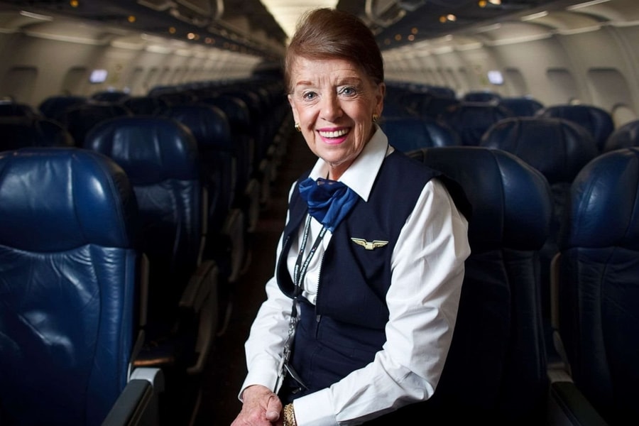 Nữ tiếp viên hàng không lâu năm nhất lịch sử, từng phục vụ hãng bay của ông Trump