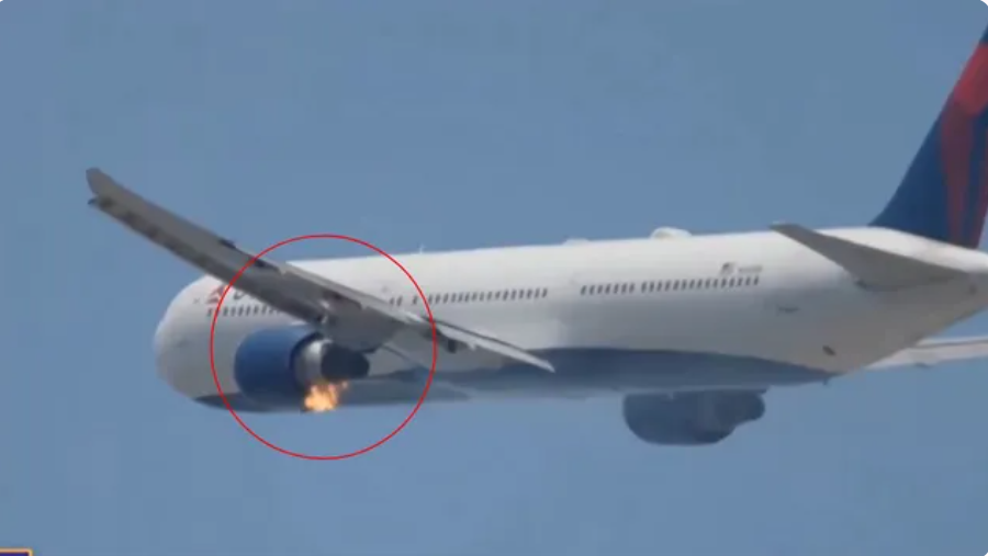 Máy bay Boeing 767 cháy động cơ, hạ cánh khẩn cấp ở Los Angeles