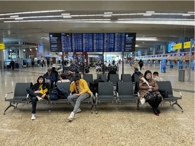 Nga bị tấn công bằng UAV, hàng trăm chuyến tàu, chuyến bay bị ảnh hưởng