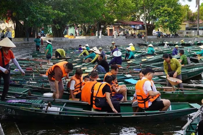 Du khách kể lại thời khắc căng thẳng giữa giông lốc ở Tam Cốc - Bích Động