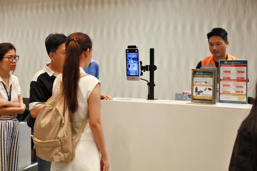Nhà ga T3 tân Sơn Nhất áp dụng Check-in bằng nhận diện khuôn mặt