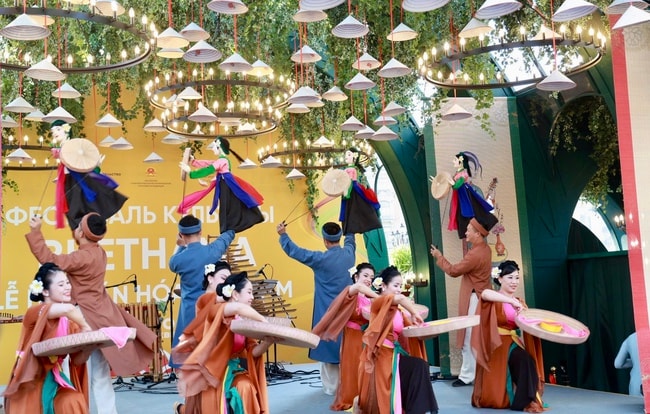 Rực rỡ Lễ hội Việt Nam tại Nga