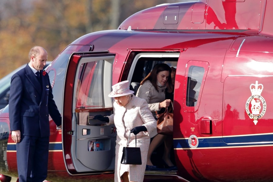 Bên trong trực thăng hoàng gia của nữ hoàng Elizabeth II