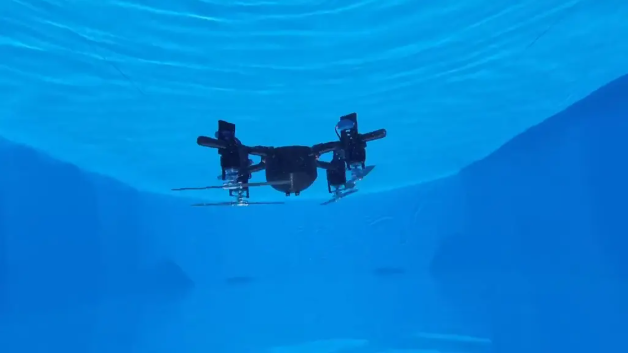 Ngỡ ngàng trước drone 'biến hình' của sinh viên Đan Mạch