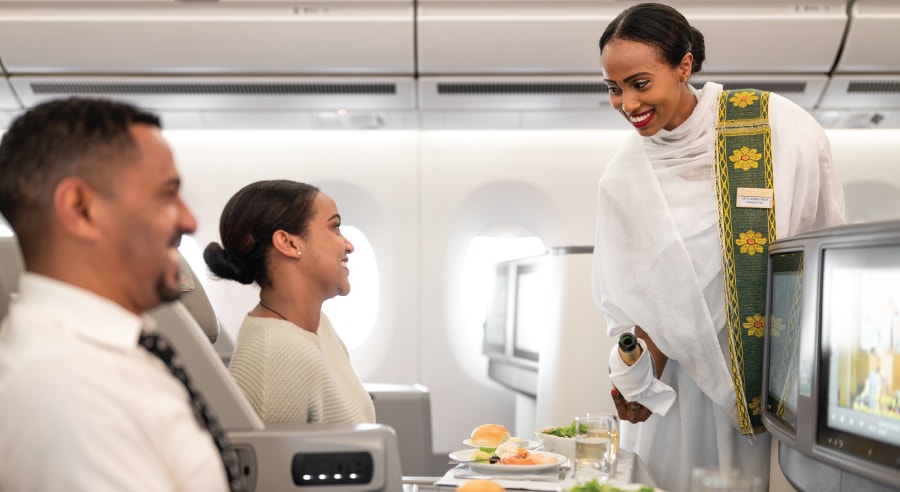 Nga xoay trục hàng không sang châu Phi, tìm cách vượt trừng phạt