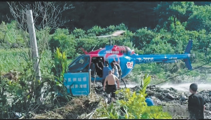 Mật Vân – Bắc Kinh: “Thiết quân Lam Thiên” mở ra đường sống từ bầu trời