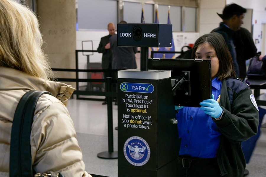 Mỹ bỏ quy định tháo giày dép ở sân bay: 'Nhờ' TSA PreCheck