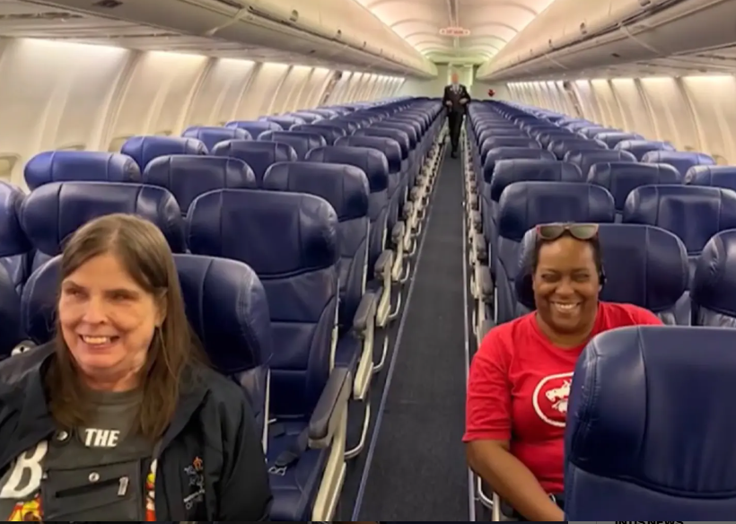 Hai hành khách khiếm thị bị bỏ quên, Southwest Airlines phải xin lỗi