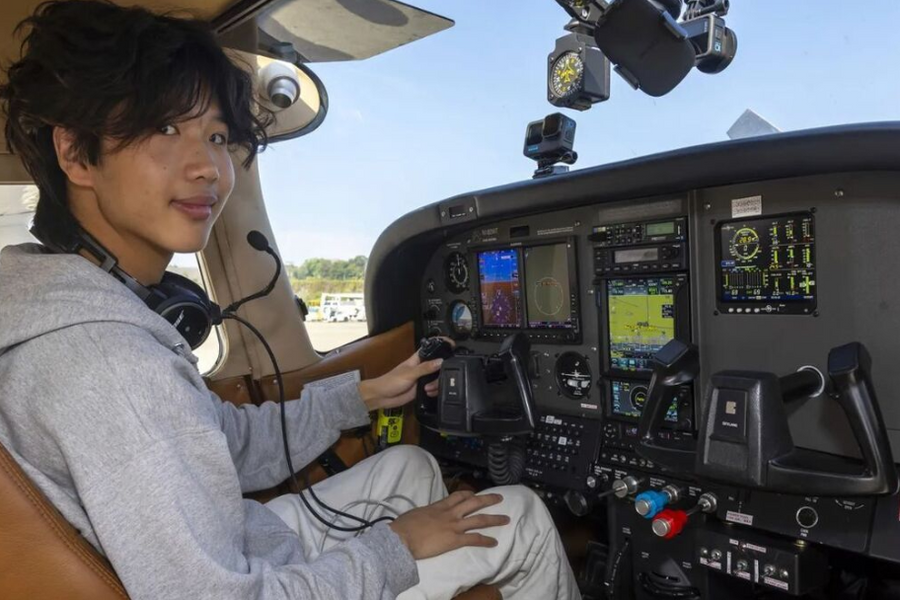 Thiếu niên phi công Mỹ 'mắc kẹt' khi hạ cánh chui xuống Nam Cực