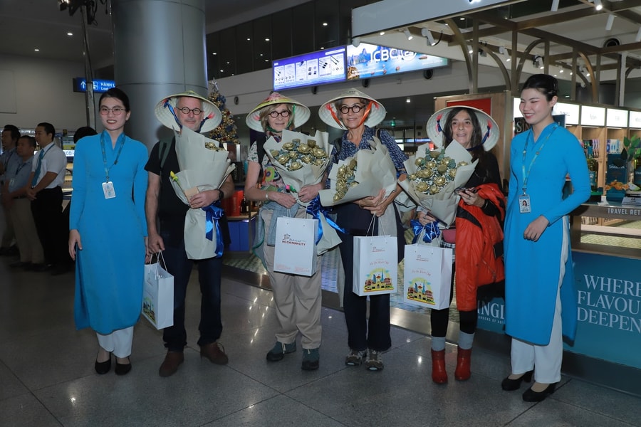 Du lịch, y tế của TP.HCM bị thiệt khi bay quốc tế về Long Thành