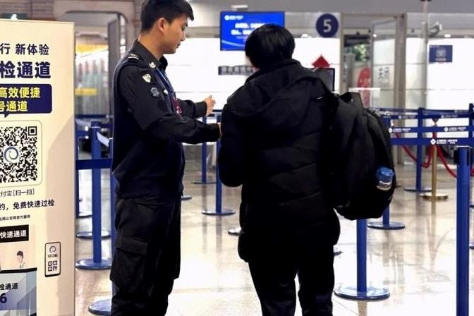 Hàng không Trung Quốc tăng tốc trước sức ép tàu cao tốc