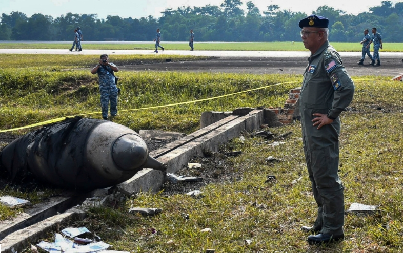 Tiêm kích F/A-18D Malaysia rơi và phát nổ ngay sau khi cất cánh