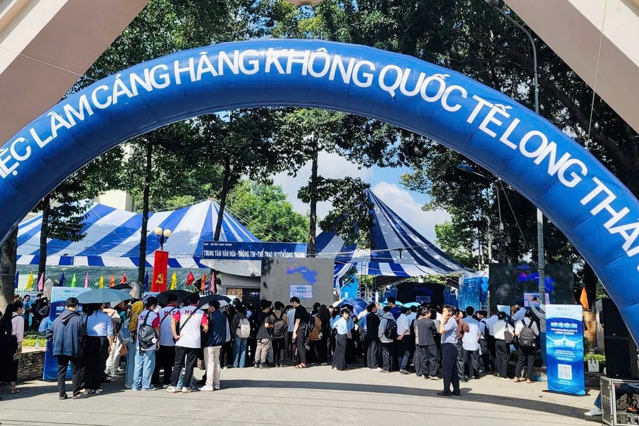 Sân bay Long Thành tổ chức tuyển dụng, hàng ngàn sinh viên tham gia