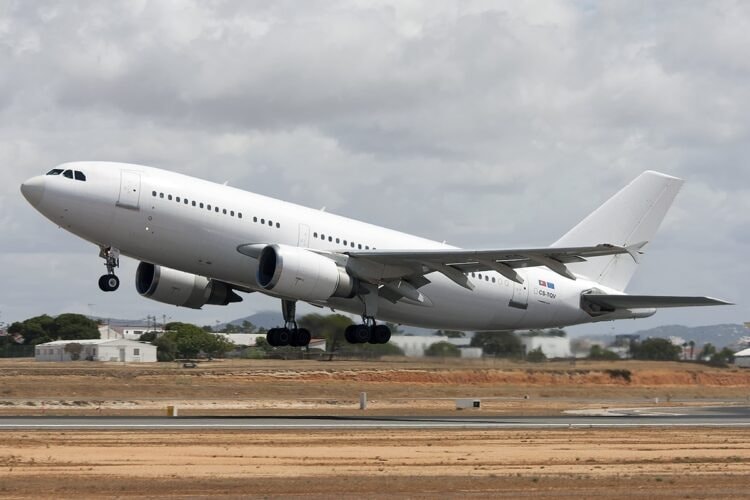 Mỹ xem xét ra mắt hãng hàng không 'chuyên' trục xuất