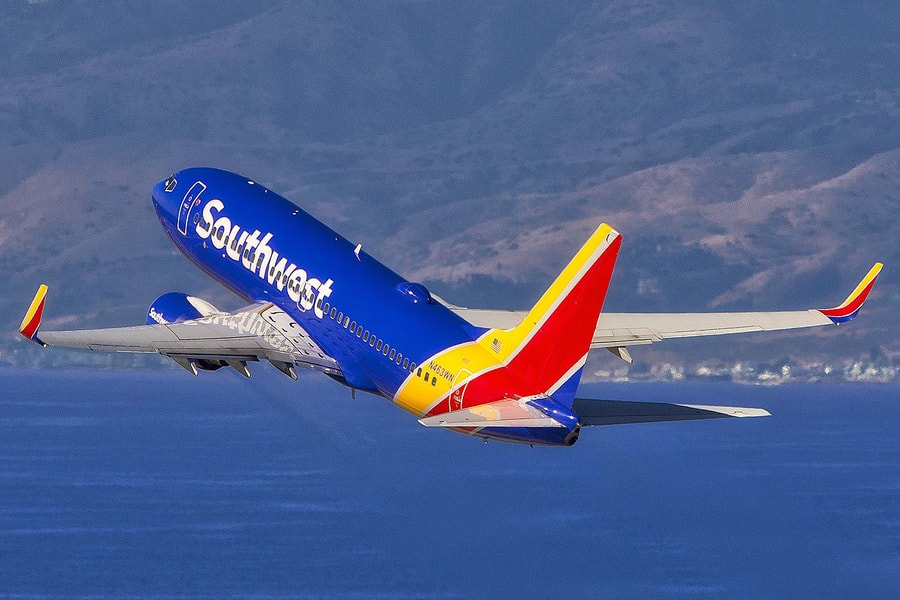 Southwest khai thác máy bay đầu tiên có rào chắn buồng lái phụ