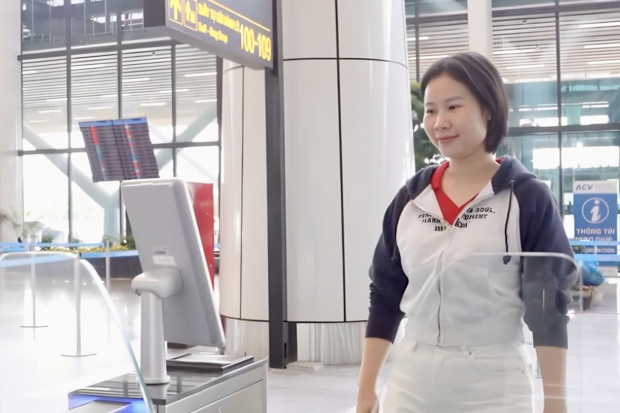 Hành khách không cần cởi giày khi soi chiếu an ninh tại sân bay