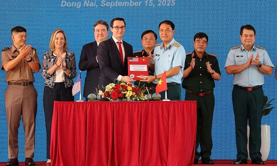 Bàn giao 6 ha đất sạch dioxin tại sân bay Biên Hòa