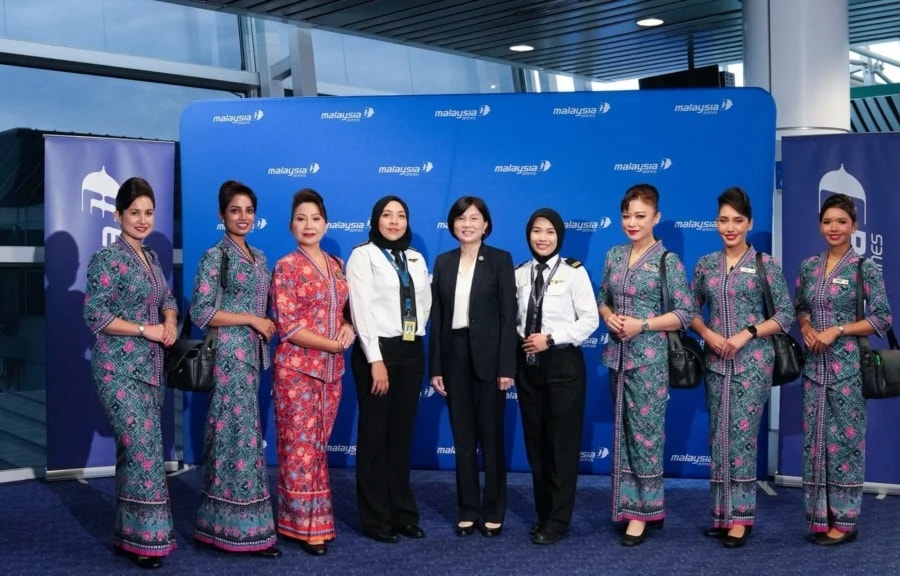Malaysia Airlines khai thác chuyến bay với phi hành đoàn toàn nữ