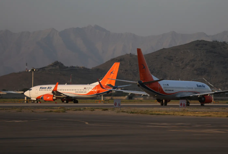 Cậu bé 13 tuổi sống sót sau 90 phút ẩn náu trong khoang càng máy bay