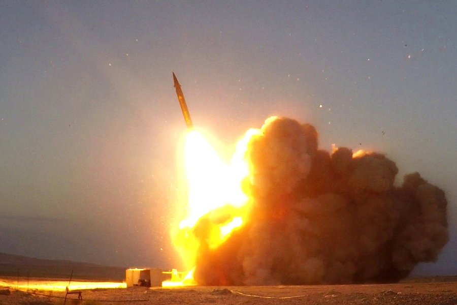 Iran phóng thử tên lửa đạn đạo 12.000km, răn đe Mỹ