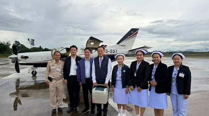Thủ tướng Thái Lan làm phi công chuyến bay chở nội tạng hiến tặng