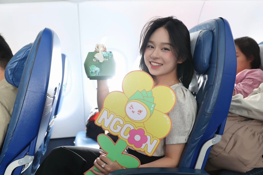 ‘Soi’ quà hãng bay tặng khách nữ nhân ngày 20/10