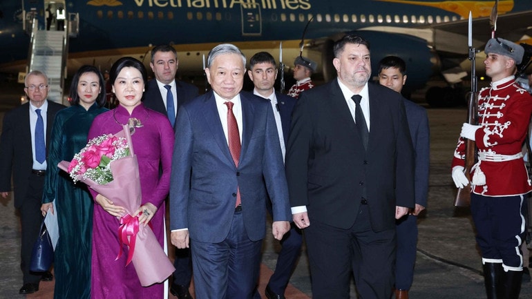 Nghi lễ đón Tổng Bí thư Tô Lâm tại sân bay Sofia, Bulgaria