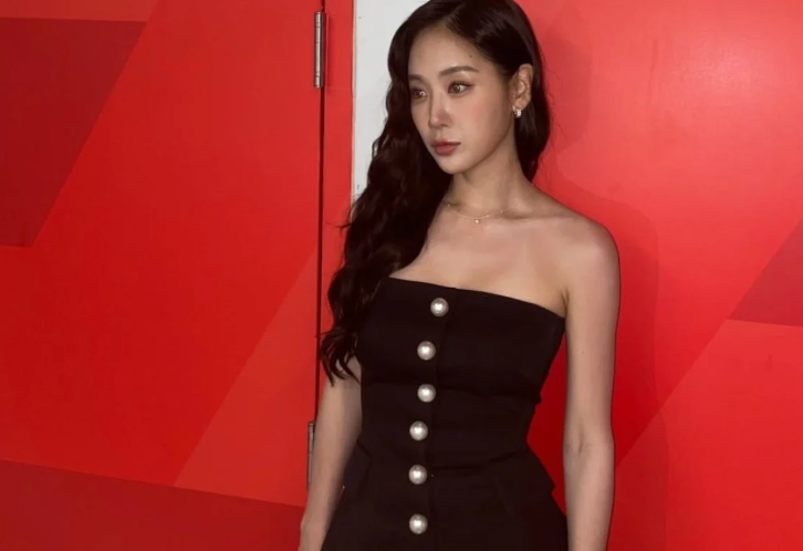 Nữ ca sĩ Hàn Quốc tố tiếp viên chuyến bay phân biệt chủng tộc