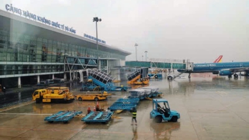 Hơn 100 chuyến bay tại miền Trung bị ảnh hưởng do bão Fengshen