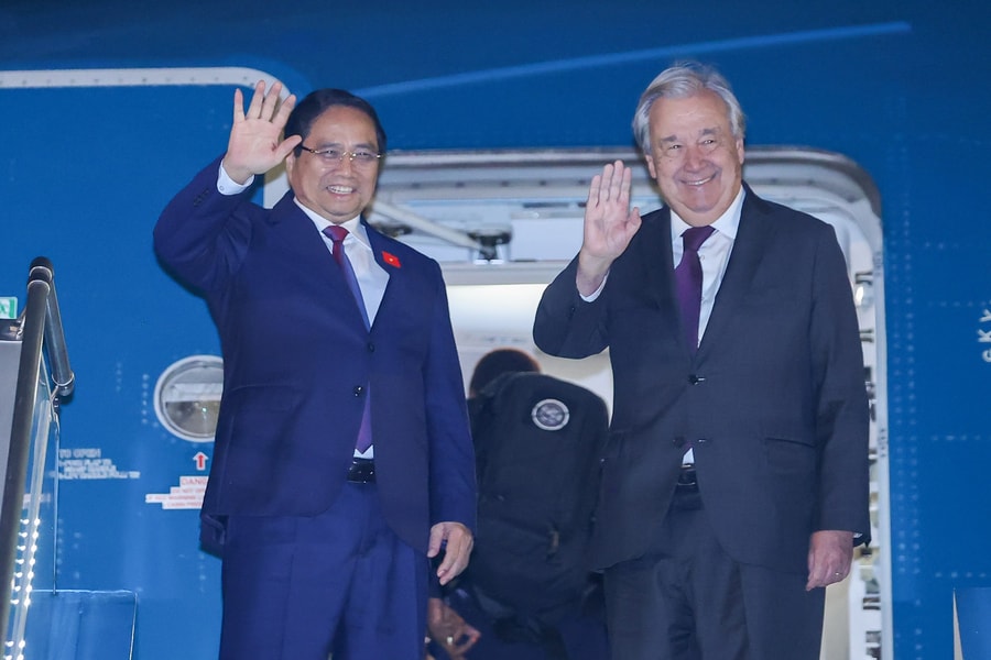 Chuyên cơ đặc biệt chở Thủ tướng và Tổng Thư ký Liên Hợp quốc dự Hội nghị Cấp cao ASEAN