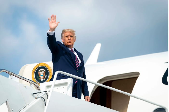 Tổng thống Mỹ Donald Trump tiết lộ bí mật trên Không Lực Một