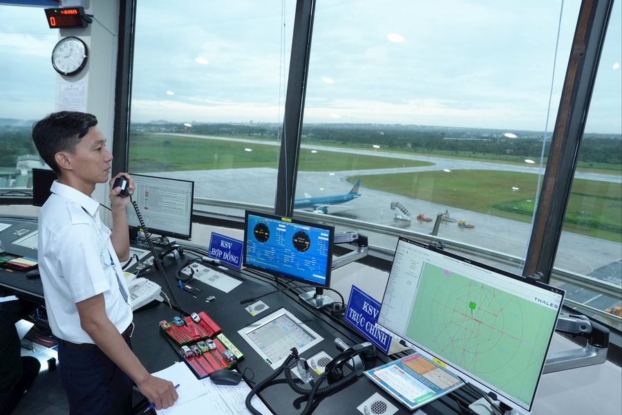 Tạm ngưng khai thác 5 sân bay tại miền Trung do ảnh hưởng bão Kalmaegi