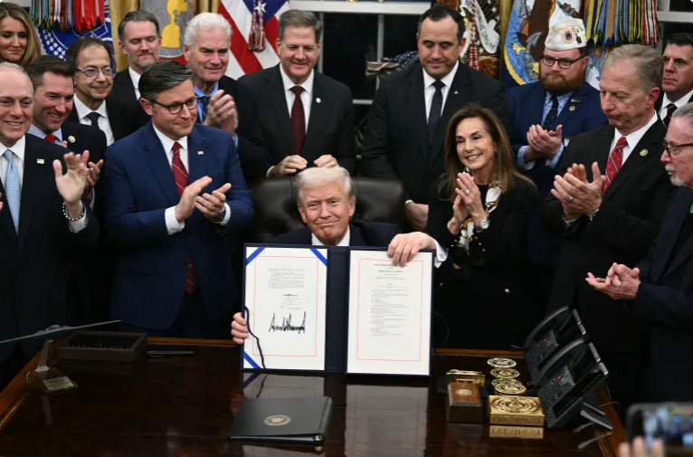 Mỹ chấm dứt  'đóng băng' ngân sách: Ngành hàng không hồi sinh mạnh mẽ