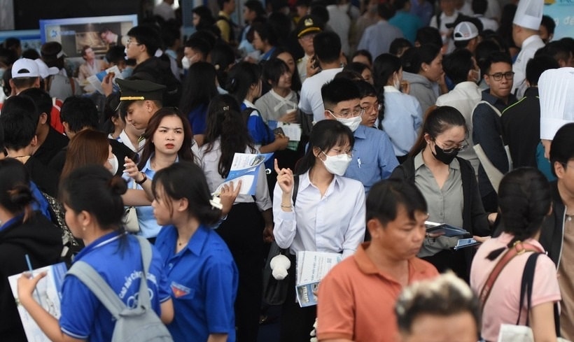 Gia hạn thời gian tuyển dụng lao động ở sân bay Long Thành