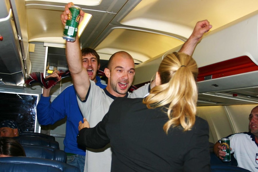 Pháp mạnh tay xử lý hành khách gây rối trên máy bay