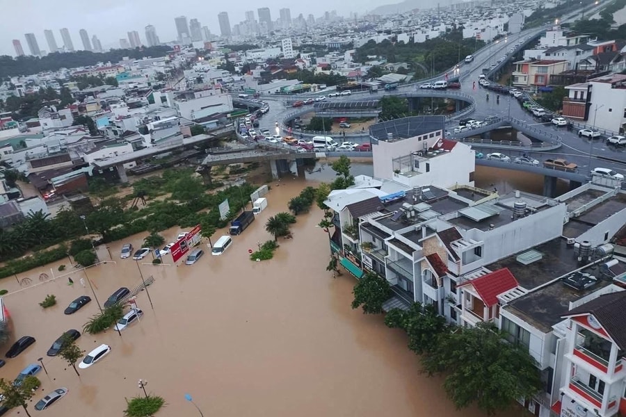 Lũ vượt kỷ lục 39 năm ở Khánh Hòa, trực thăng sẵn sàng cứu trợ