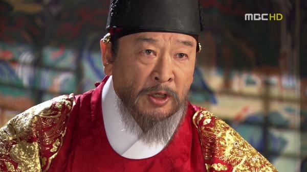 Trải nghiệm mặc Hanbok giống 'ông nội quốc dân' Lee Soon Jae