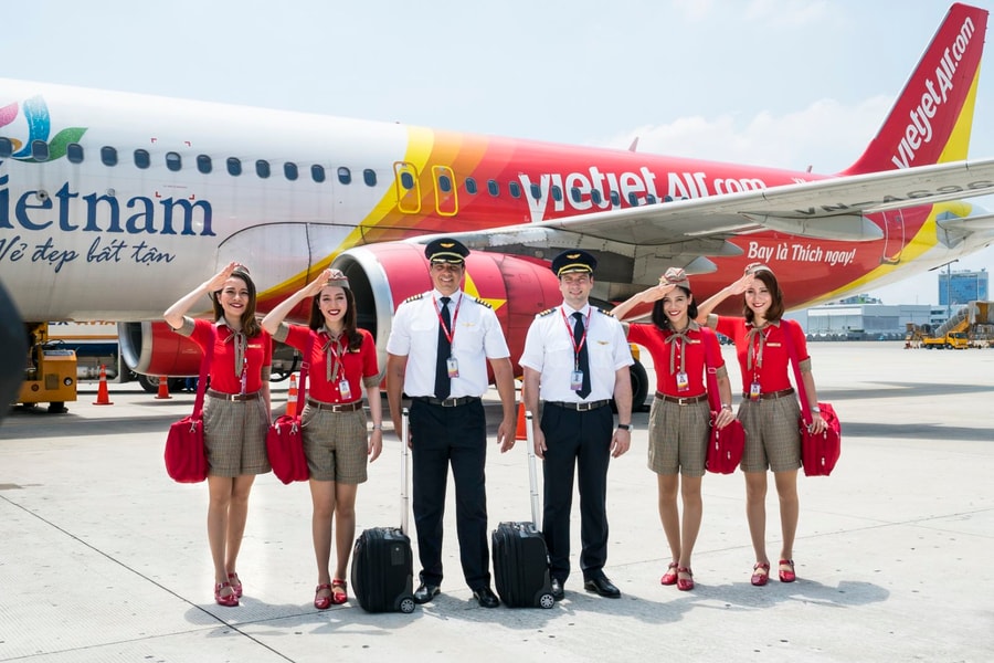 Vietjet khai thác trở lại máy bay COMAC tại Côn Đảo, cổ phiếu VJC tăng mạnh