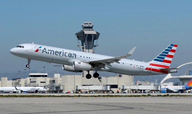 Khói bất thường trên chuyến bay American Airlines, 5 người nhập viện