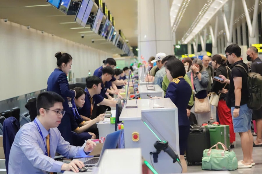 Giá vé máy bay ngày 28/11: Hà Nội - TP.HCM từ 2,07 triệu đồng