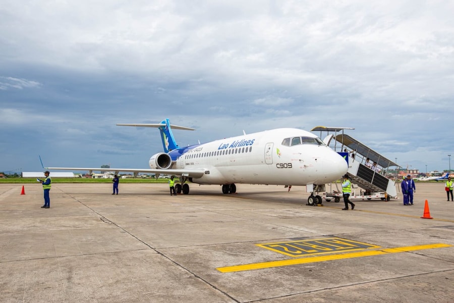 COMAC Trung Quốc mua 49% cổ phần Lao Airlines