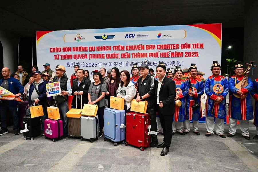 Đông Hải Airlines khai trương đường bay Thâm Quyến - Huế