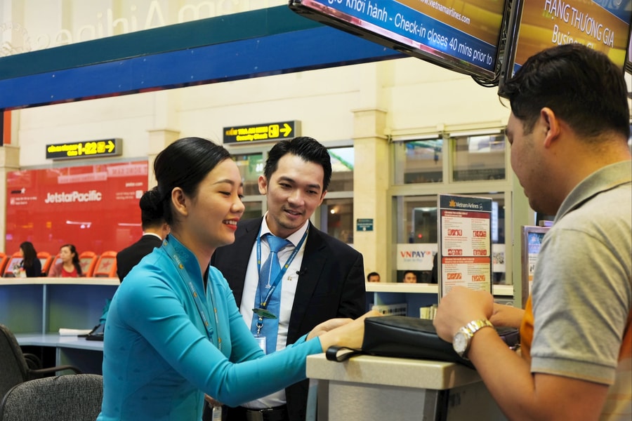 Từ hôm nay, khách có hành lý ký gửi và đặc biệt mới làm thủ tục tại quầy sân bay